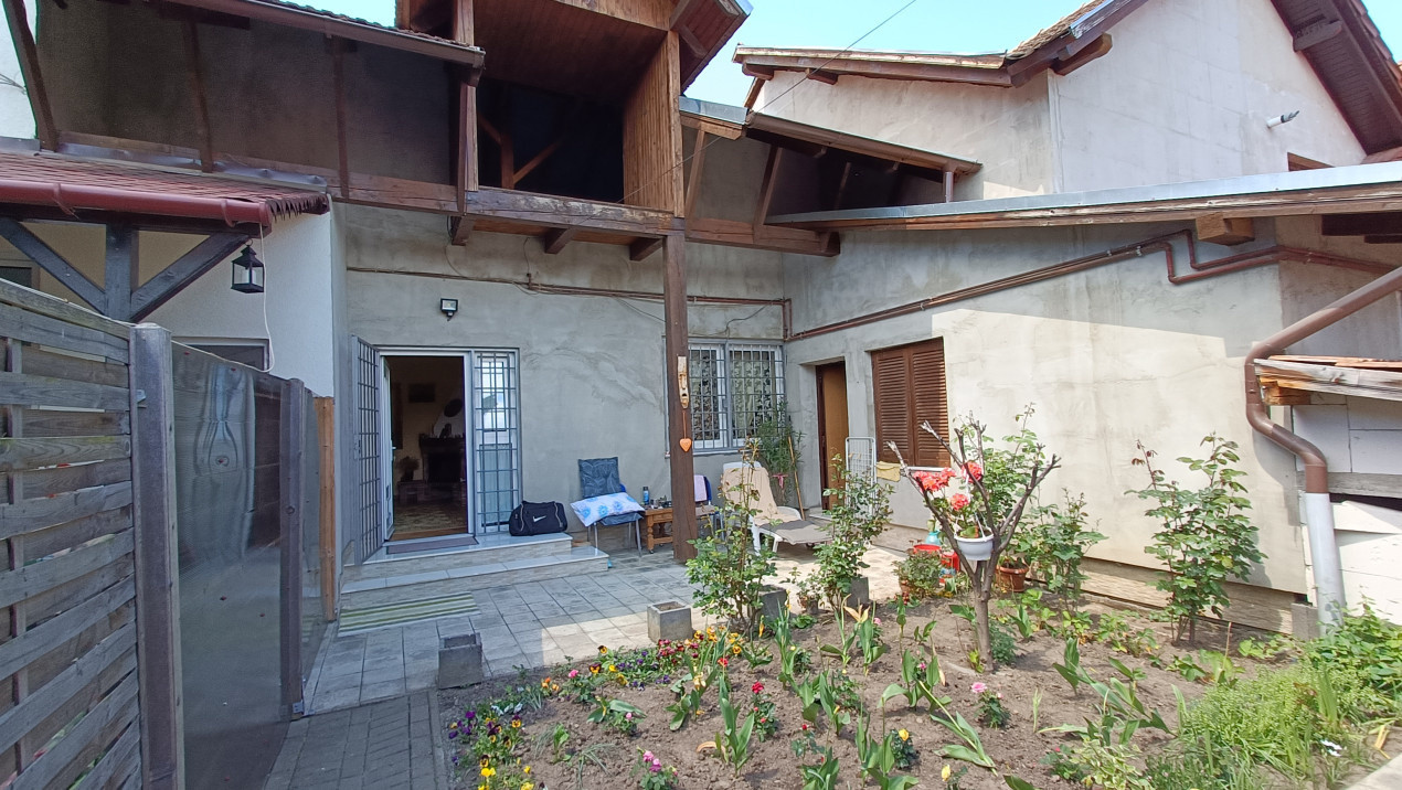 Casă de vânzare în Reghin zona centrală 4 camere - duplex cu intrare separată