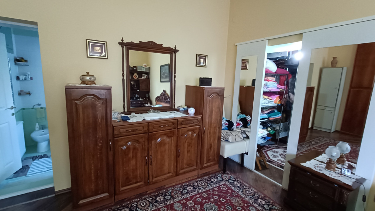 Casă de vânzare în Reghin zona centrală 4 camere - duplex cu intrare separată