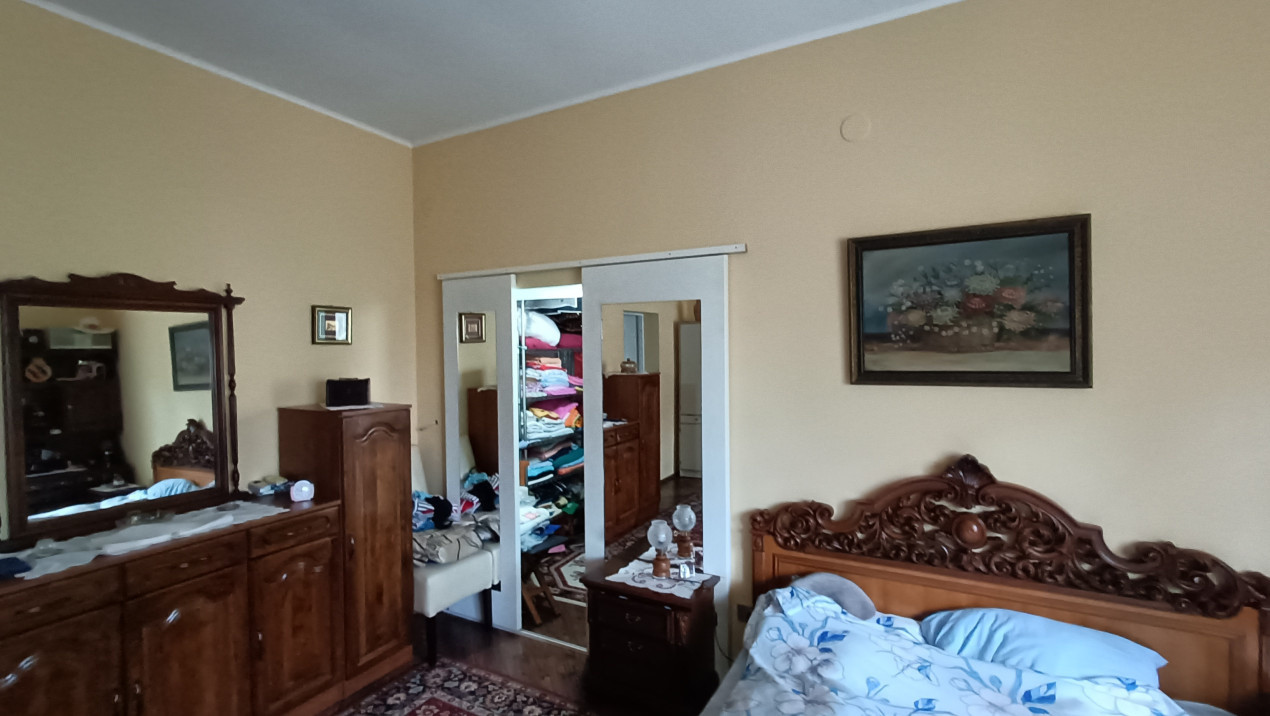 Casă de vânzare în Reghin zona centrală 4 camere - duplex cu intrare separată