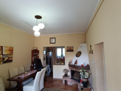 Casă de vânzare în Reghin zona centrală 4 camere - duplex cu intrare separată