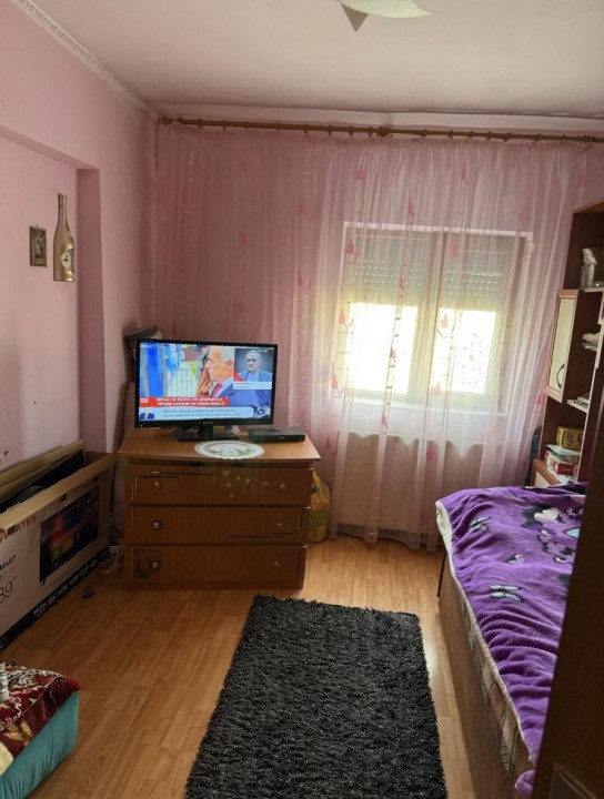 De vânzare apartament cu 3 camere 