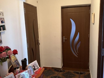 De vânzare apartament cu 3 camere 