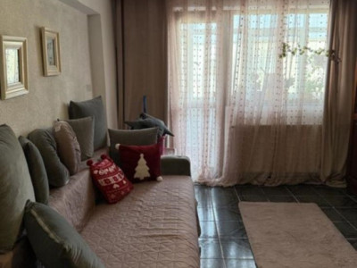 De vânzare apartament cu 3 camere 