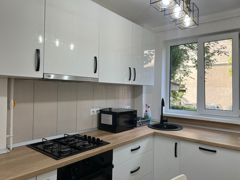 Apartament cu 3 camere zona Vivo Mall