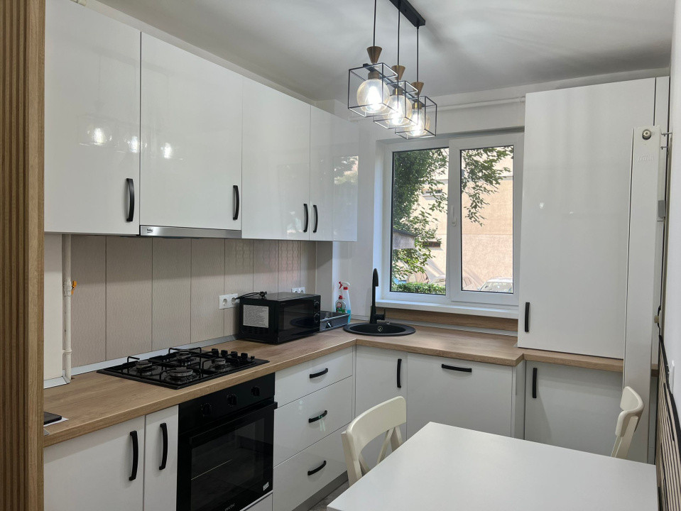 Apartament cu 3 camere zona Vivo Mall