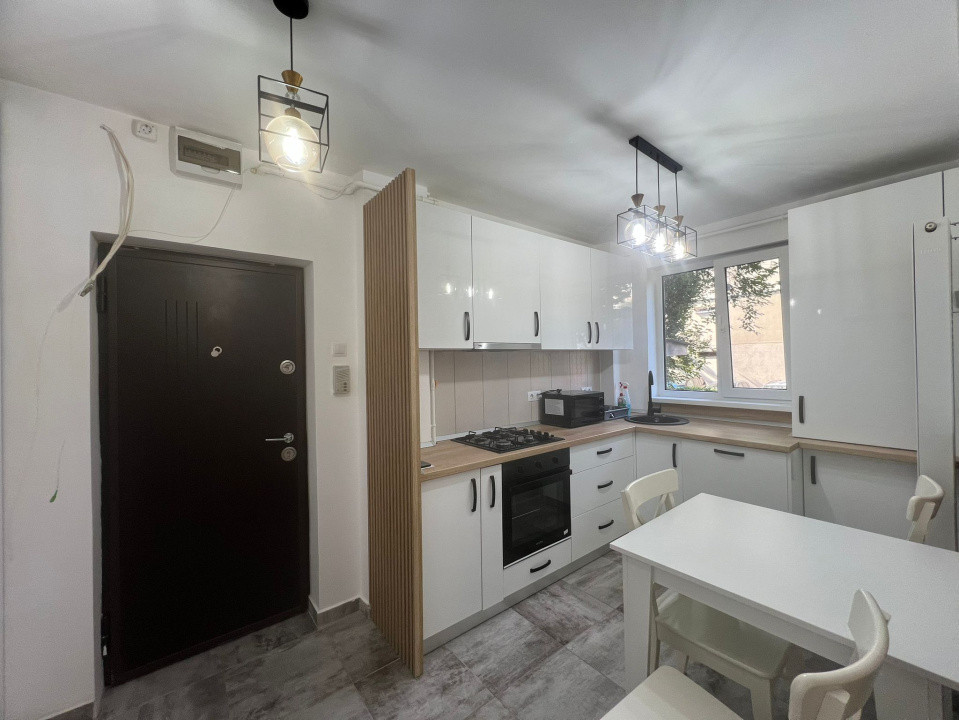 Apartament cu 3 camere zona Vivo Mall