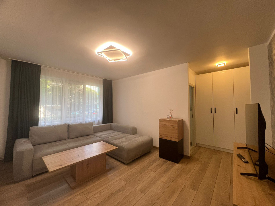 Apartament cu 3 camere zona Vivo Mall