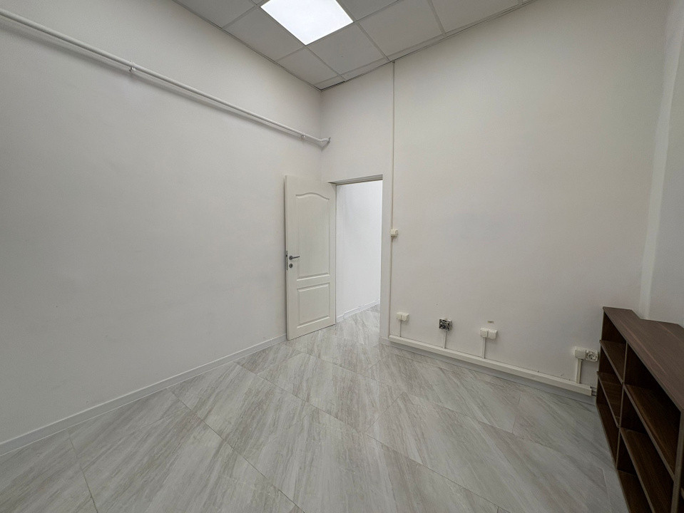Spatiu comercial, parter + demisol, 110 mp, Zona Centrala
