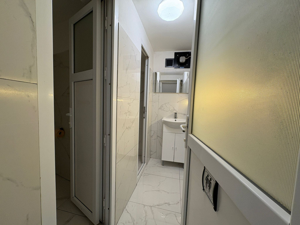 Spatiu comercial, parter + demisol, 110 mp, Zona Centrala