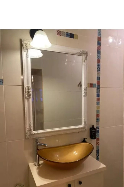 Închiriez garsonieră modernă în Centrul Vechi – cu terasă 