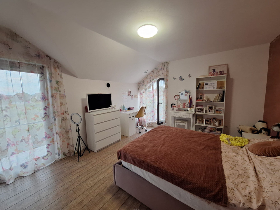 Urgent! Ofertă de vânzare casă cu etaj, 225 mp.+ 1500 mp teren, Mihai Viteazu