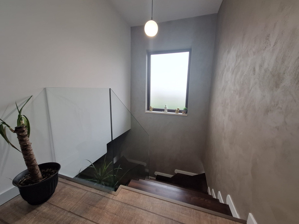 Urgent! Ofertă de vânzare casă cu etaj, 225 mp.+ 1500 mp teren, Mihai Viteazu