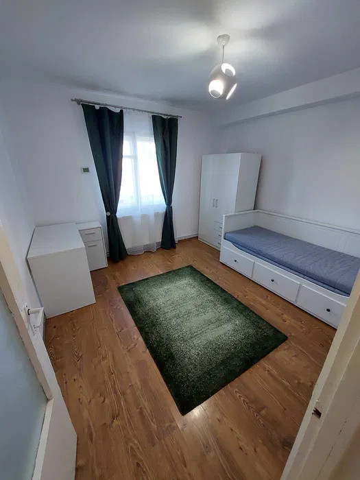 Inchiriere  apartament 2 camere cu balcon