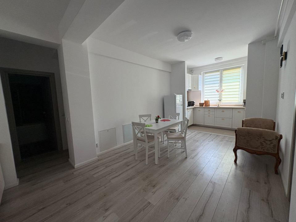 Apartament, 2 camere, decomandat, 70 mp, Centru, zona Campia Islaz