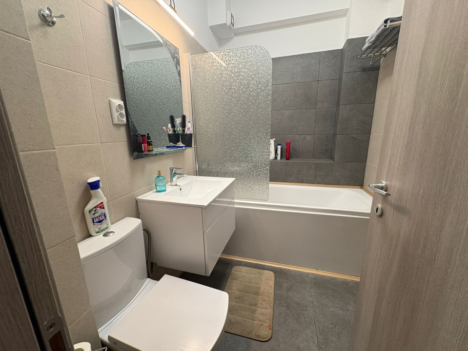 Apartament, 2 camere, decomandat, 70 mp, Centru, zona Campia Islaz