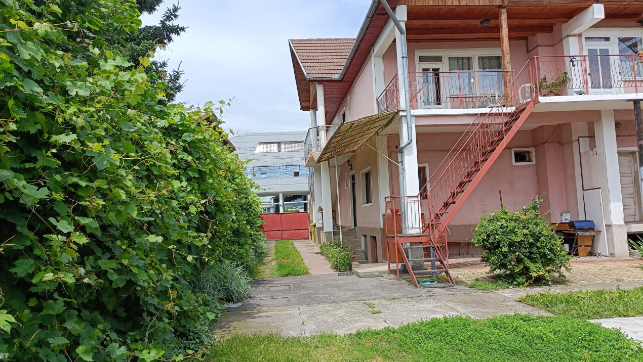 Casă de vânzare - Reghin complex imobiliar și spațiu comercial 