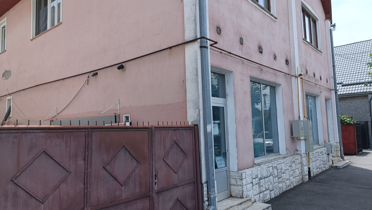 Casă de vânzare - Reghin complex imobiliar și spațiu comercial 