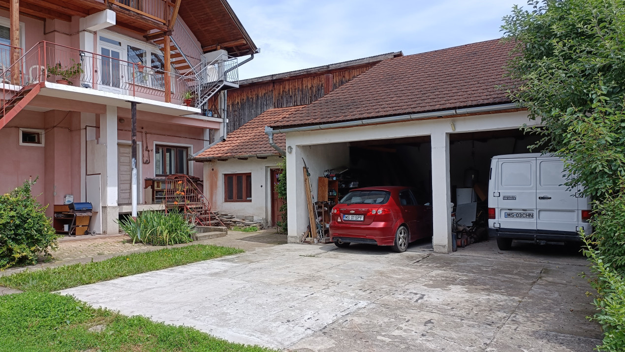 Casă de vânzare - Reghin complex imobiliar și spațiu comercial 