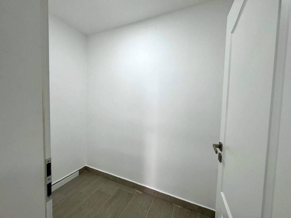 Inchiriere spatiu comercial - Centrul Vechi - intrare din strada