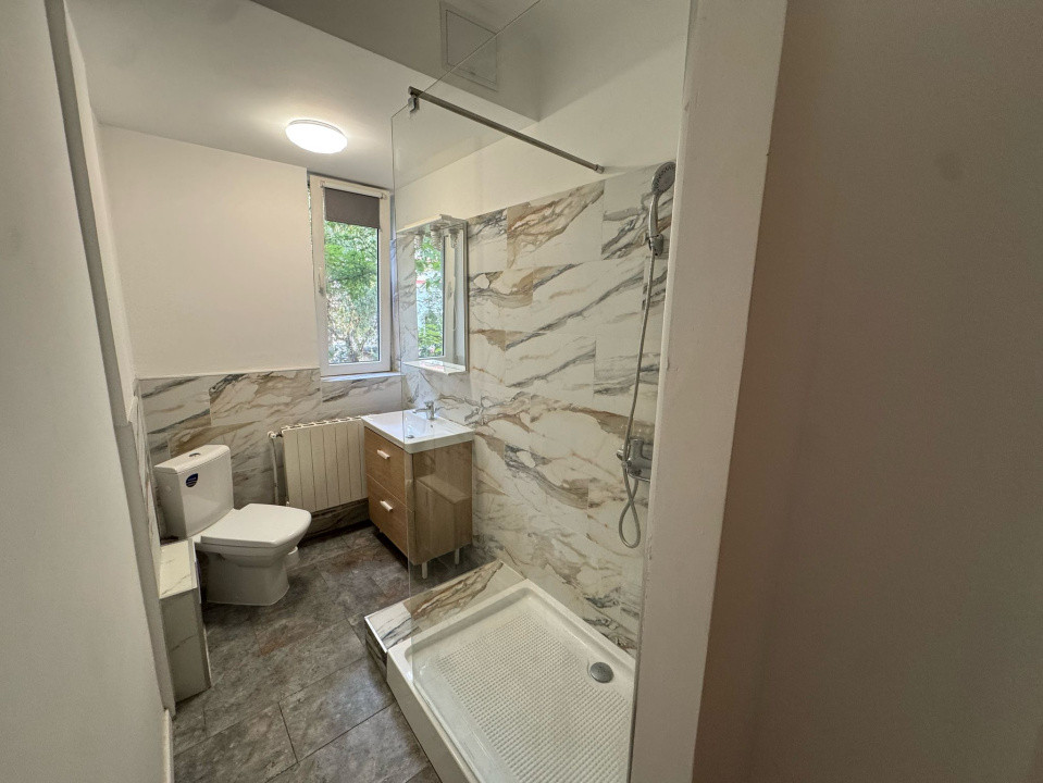 Apartament 2 camere, decomandat, 51.08mp, Centru, zona Mercur