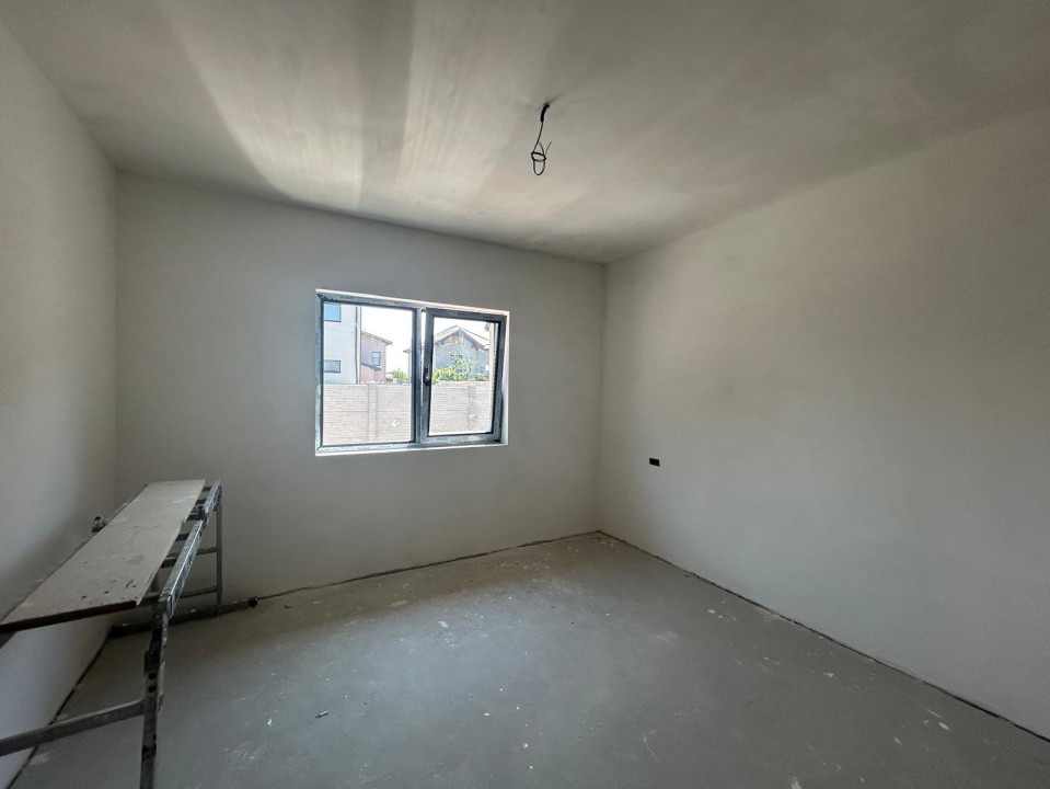 Casa Parter,300 mp,90 MP utili, Damila