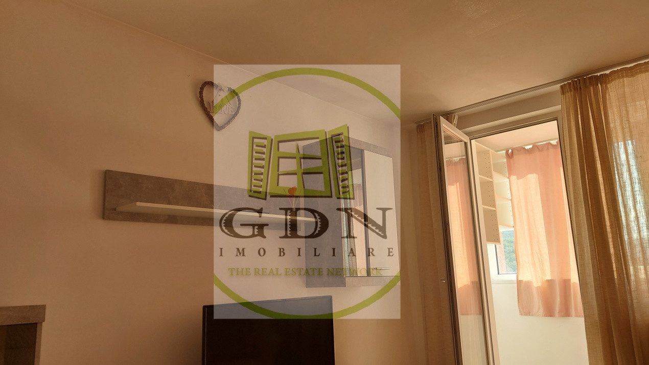 Vânzare apartament 2 camere – decomandat, cu balcon și vedere panoramică 