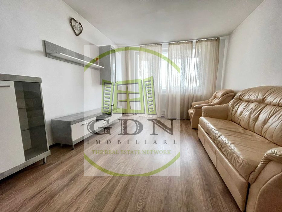 Vânzare apartament 2 camere – decomandat, cu balcon și vedere panoramică 