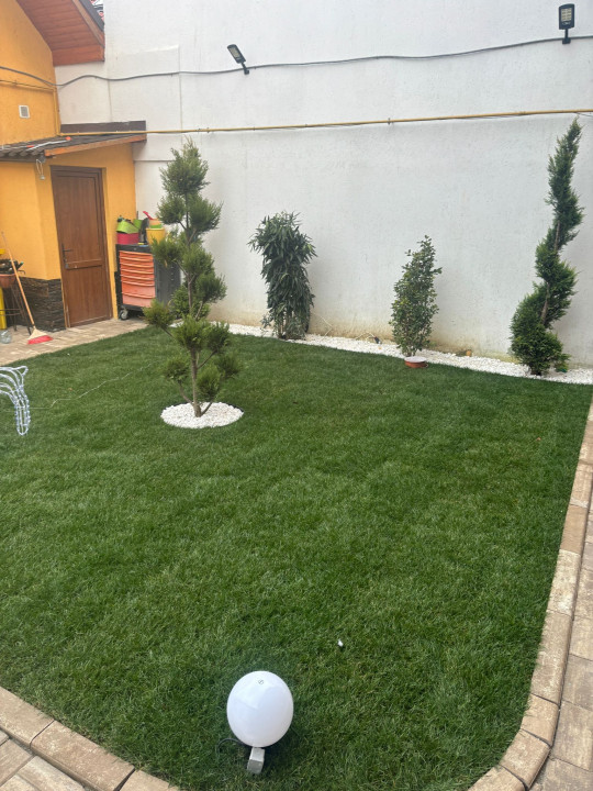 Complex de 2 case moderne  suprafata totala de 245mp mobilate, zona Terezian