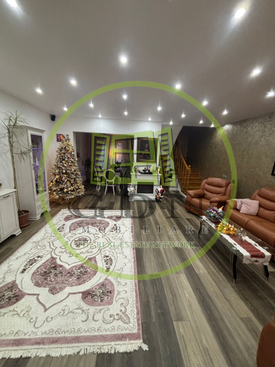 Complex de 2 case moderne  suprafata totala de 245mp mobilate, zona Terezian