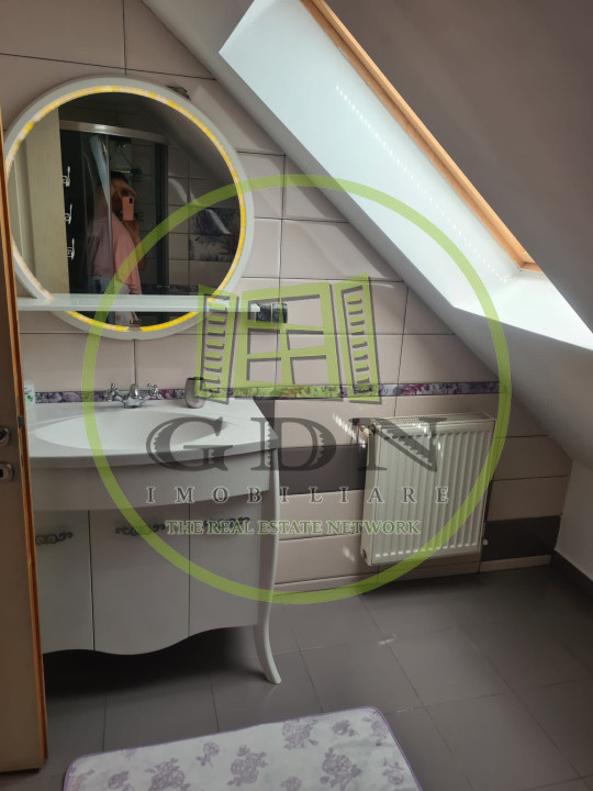 Complex de 2 case moderne  suprafata totala de 245mp mobilate, zona Terezian