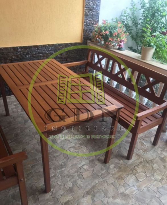 Complex de 2 case moderne  suprafata totala de 245mp mobilate, zona Terezian