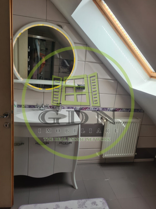 Complex de 2 case moderne  suprafata totala de 245mp mobilate, zona Terezian