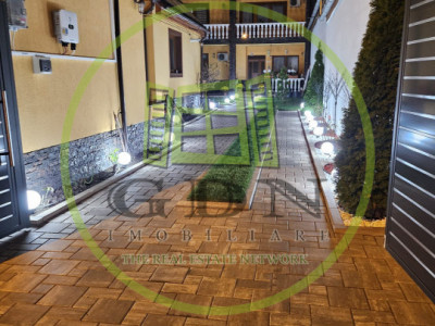 Complex de 2 case moderne  suprafata totala de 245mp mobilate, zona Terezian