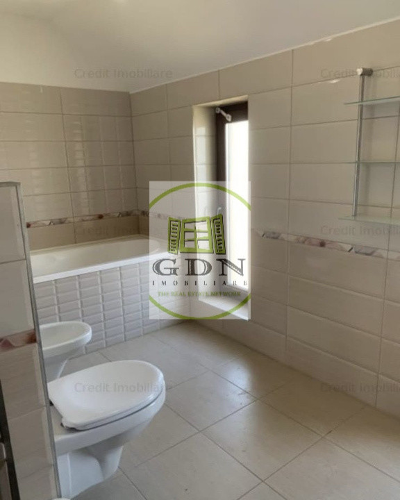 închiriere o casă tip duplex – Ghimbav, cu curte și 2 niveluri
