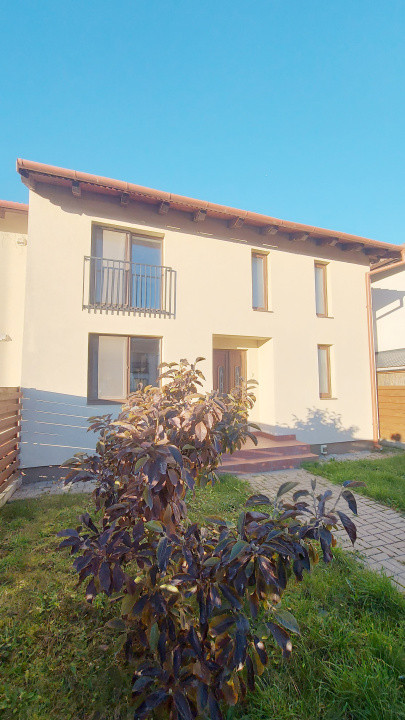 închiriere  casă  – Ghimbav, cu curte și 2 niveluri