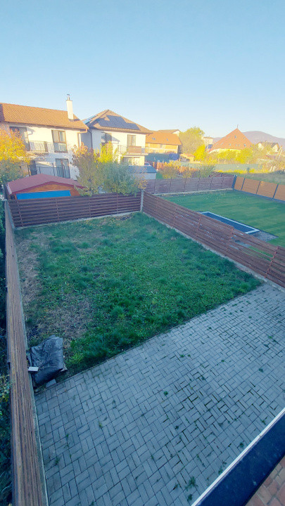 închiriere  casă  – Ghimbav, cu curte și 2 niveluri