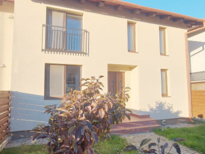 închiriere  casă  – Ghimbav, cu curte și 2 niveluri