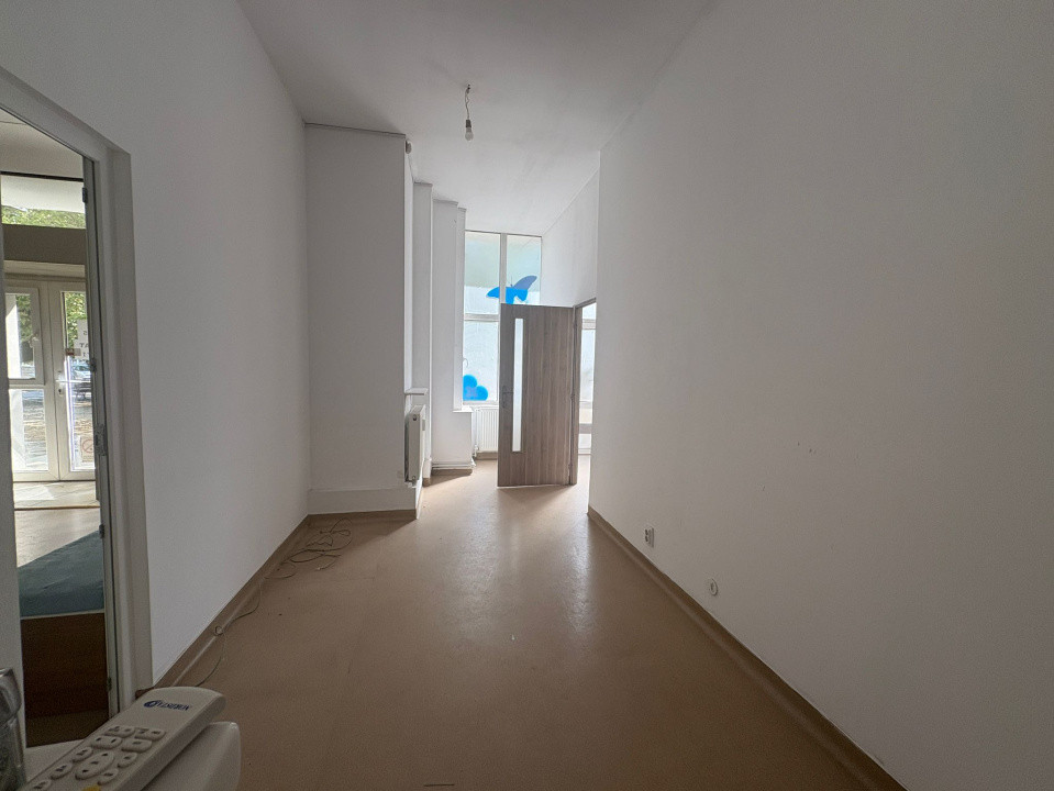 Spatiu Comercial, 205 mp, 10 incaperi, Calea Bucuresti 