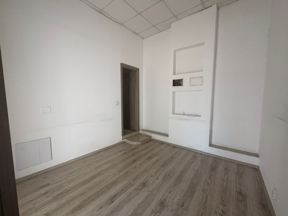 Spatiu Comercial, 205 mp, 10 incaperi, Calea Bucuresti 