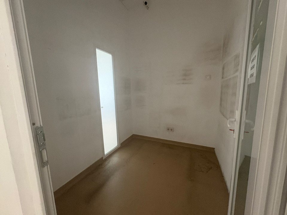 Spatiu Comercial, 205 mp, 10 incaperi, Calea Bucuresti 