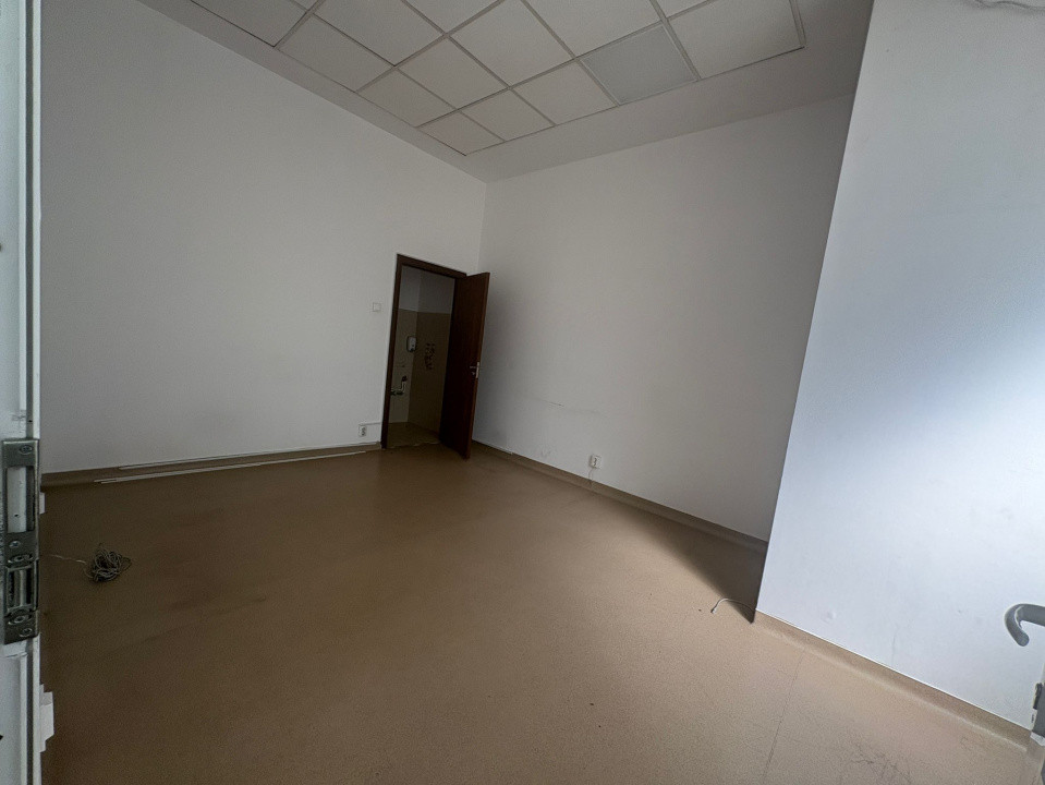 Spatiu Comercial, 205 mp, 10 incaperi, Calea Bucuresti 