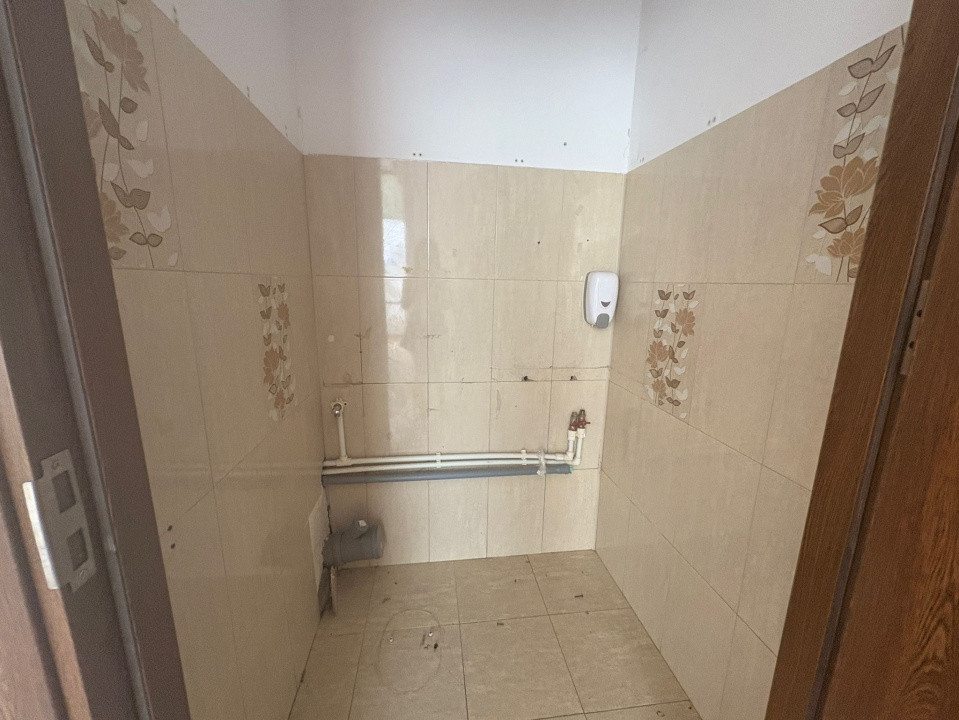 Spatiu Comercial, 205 mp, 10 incaperi, Calea Bucuresti 