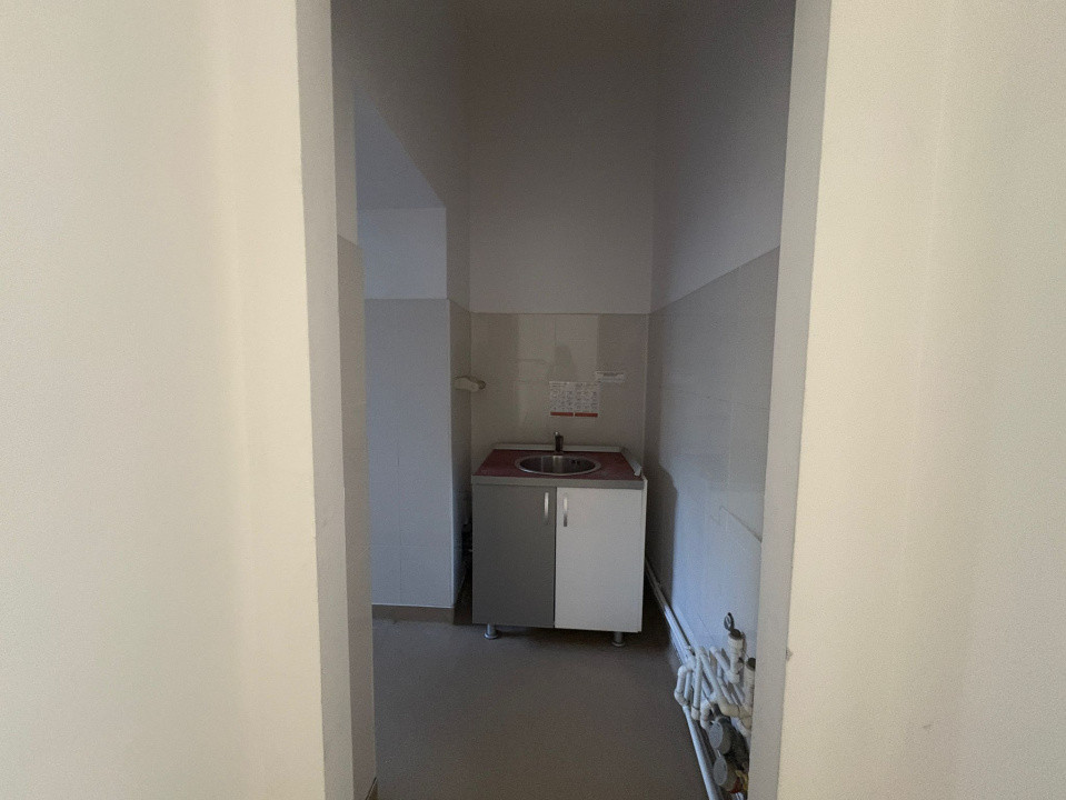 Spatiu Comercial, 205 mp, 10 incaperi, Calea Bucuresti 