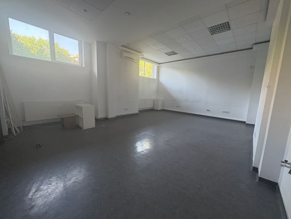 Spatiu Comercial, 205 mp, 10 incaperi, Calea Bucuresti 