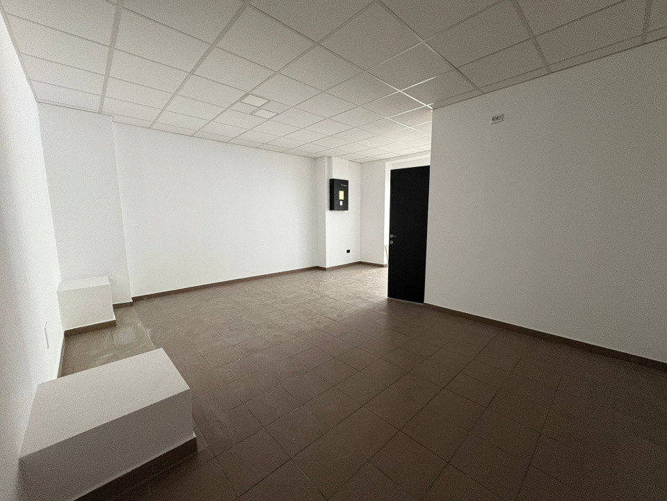 Spatiu Comercial, 82 mp , Calea Bucuresti