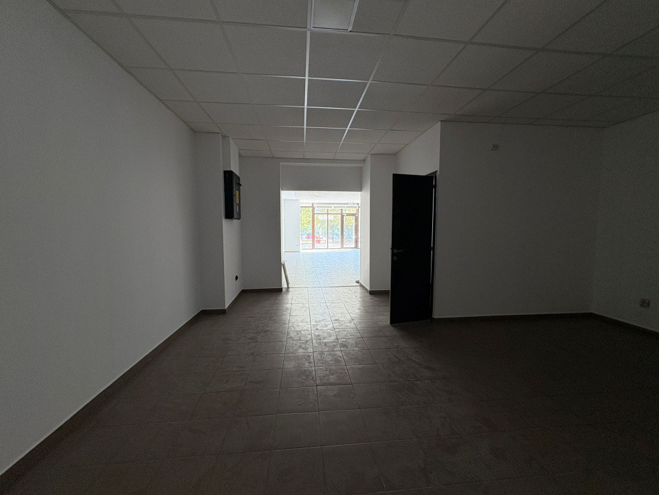 Spatiu Comercial, 82 mp , Calea Bucuresti
