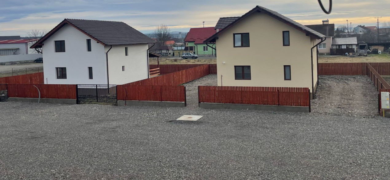 Casă nouă la stadiu finisat de vânzare în Reghin