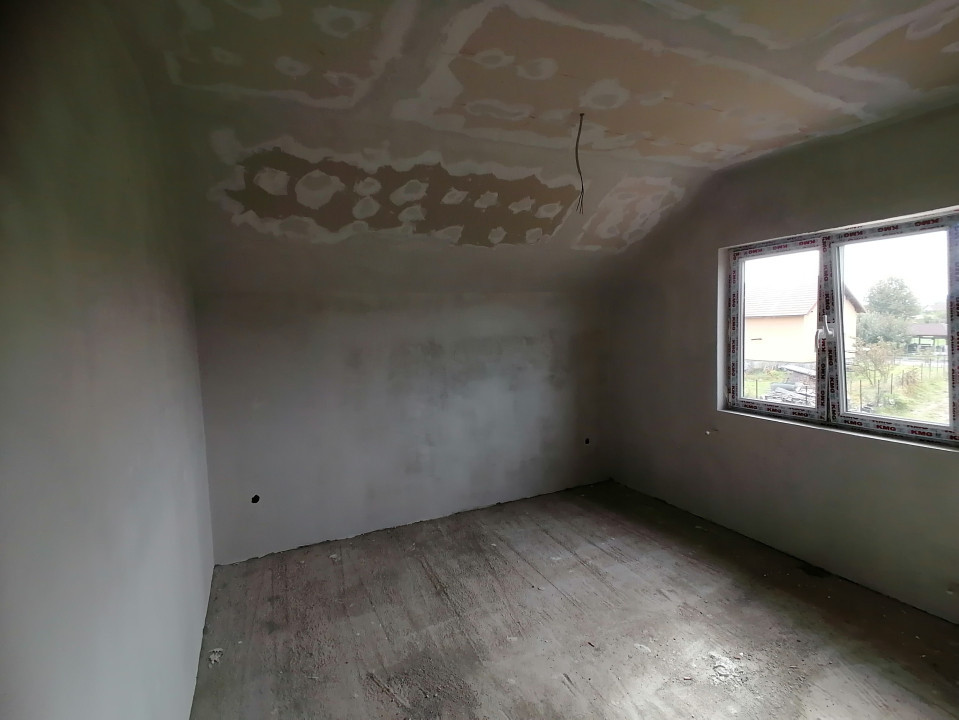 Casă nouă la stadiu finisat de vânzare în Reghin