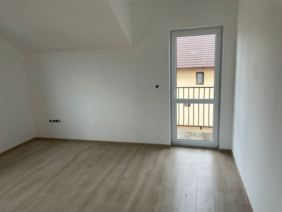 Casă nouă la stadiu finisat de vânzare în Reghin