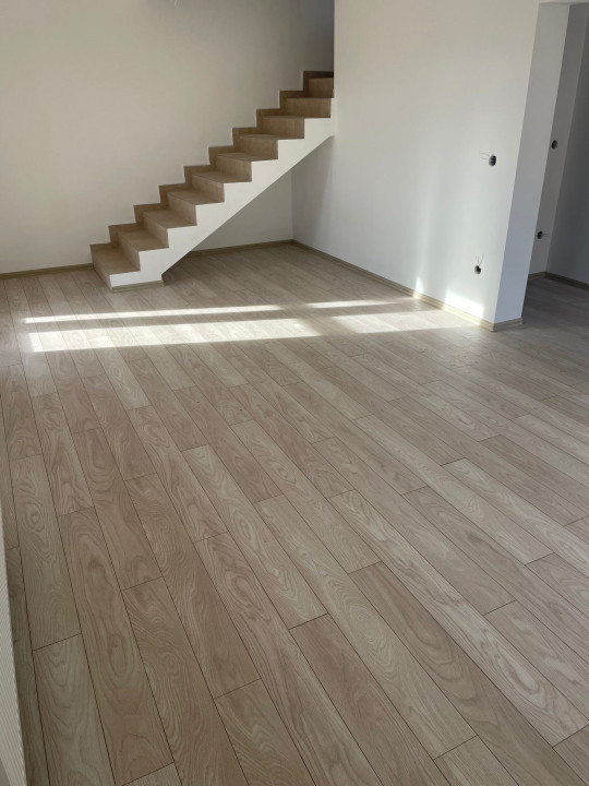 Casă nouă la stadiu finisat de vânzare în Reghin